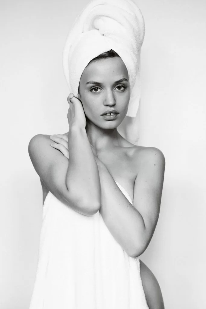 fashion photographers: Mario Testino, Georgia May Jagger, Towel Series 64, 2015. Artist’s website.