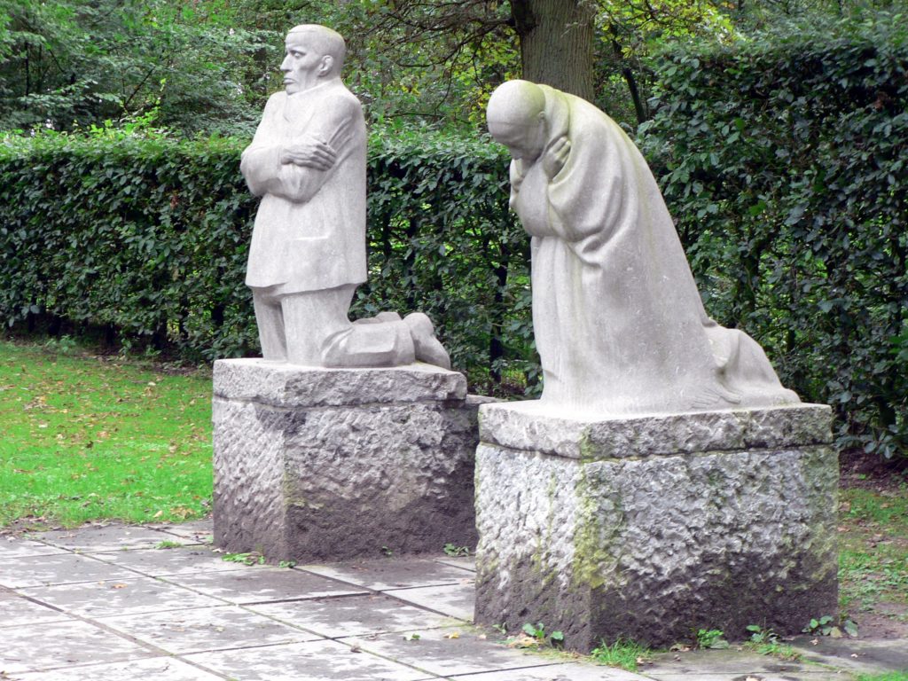 Käthe Kollwitz: Germany's Greatest Female Artist. Käthe Kollwitz, The Grieving Parents sculpture